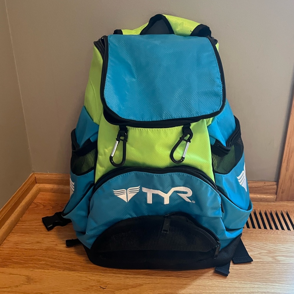 Like new TYR swim bag